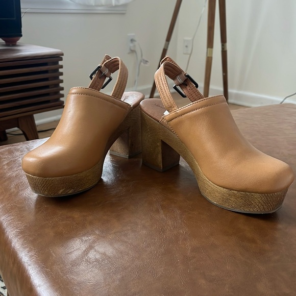 Universal Threads Tab Heeled Clog - Picture 1 of 4